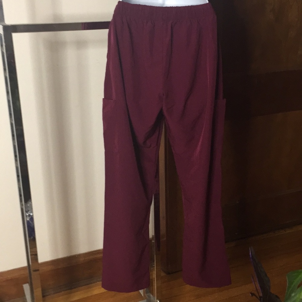 PLUM COLOR SCRUBS SIZE XL